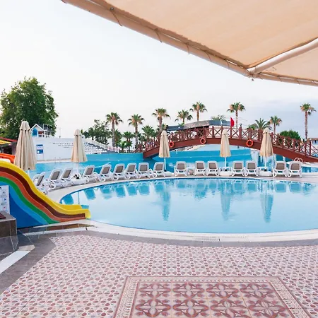 Oz Incekum אתר נופש אלאניה